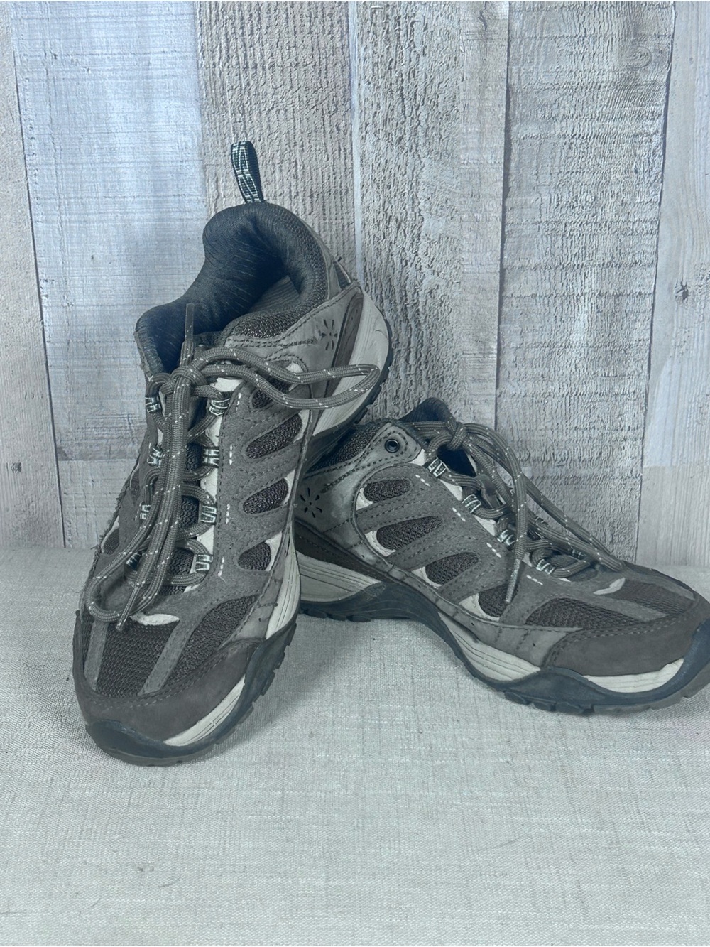 The North Face Women's 7 Hiking Shoes Leather Trim Vibram Trail Gray Outdoor